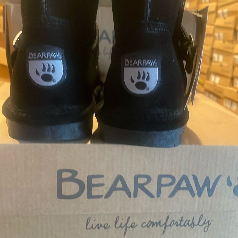 Bearpaw Elaina black boots - Picture 2 of 4